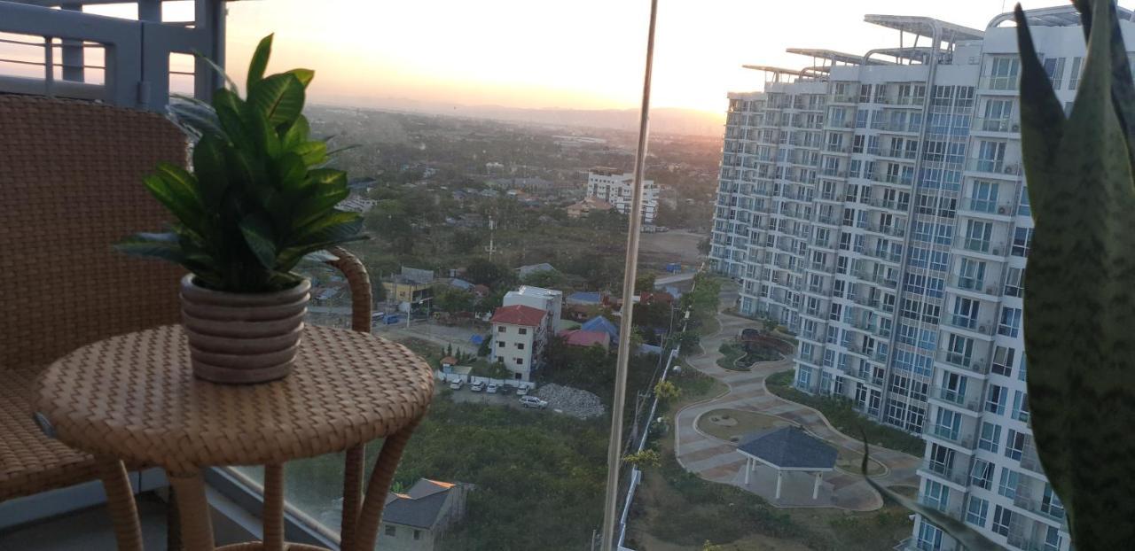 Mactan Newtown With Sun Set And Garden View Aparthotel Cebu Exterior foto